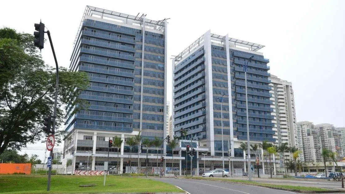 Vista completa do edifício Absolutto Business Towers